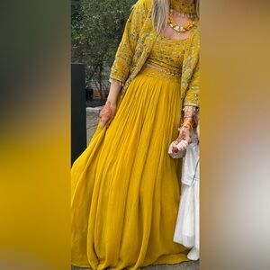 Chic Mustard Women's Wedding Dress